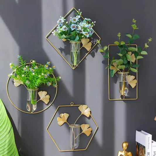 Élégance et Raffinement – Ensemble de Vases Muraux en Métal Doré