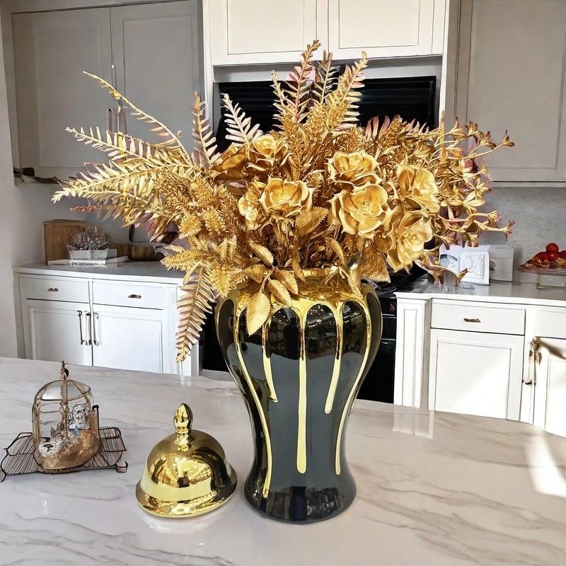 Vase de Décoration Noir & Or – Élégance Luxueuse pour Votre Intérieur